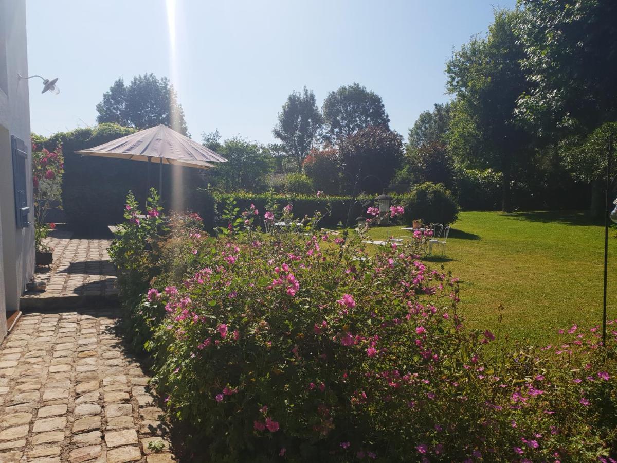 Le Champ De L'Eau Bed & Breakfast Crecy-la-Chapelle Exterior photo
