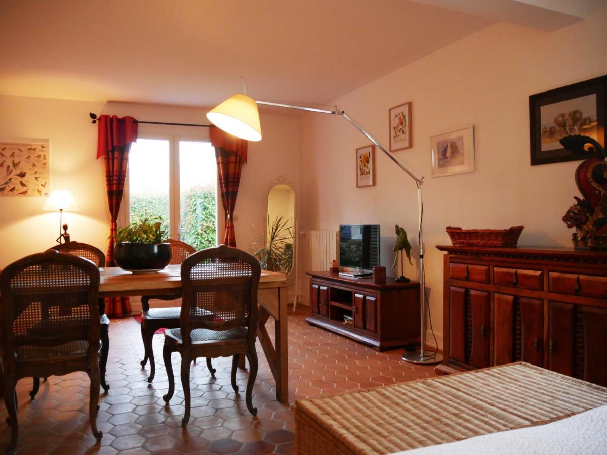 Le Champ De L'Eau Bed & Breakfast Crecy-la-Chapelle Exterior photo