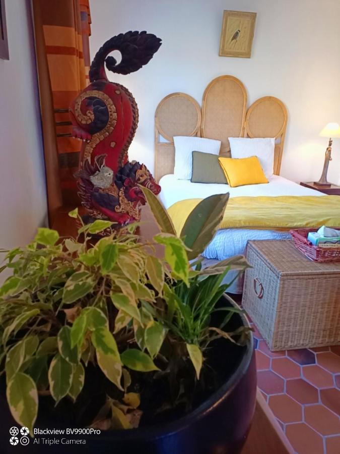 Le Champ De L'Eau Bed & Breakfast Crecy-la-Chapelle Exterior photo